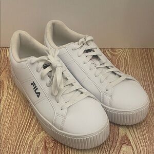 FILA Women’s Redmond White Sneakers